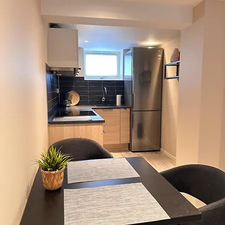 Free Parking Is Located On A Semi Basement Floor, With A Warm Floor Apartmán Ålesund