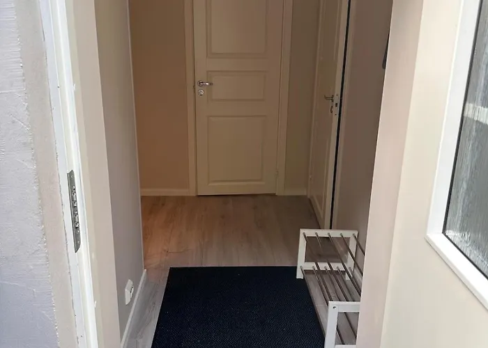 Free Parking Grand Floor In Apartment *
